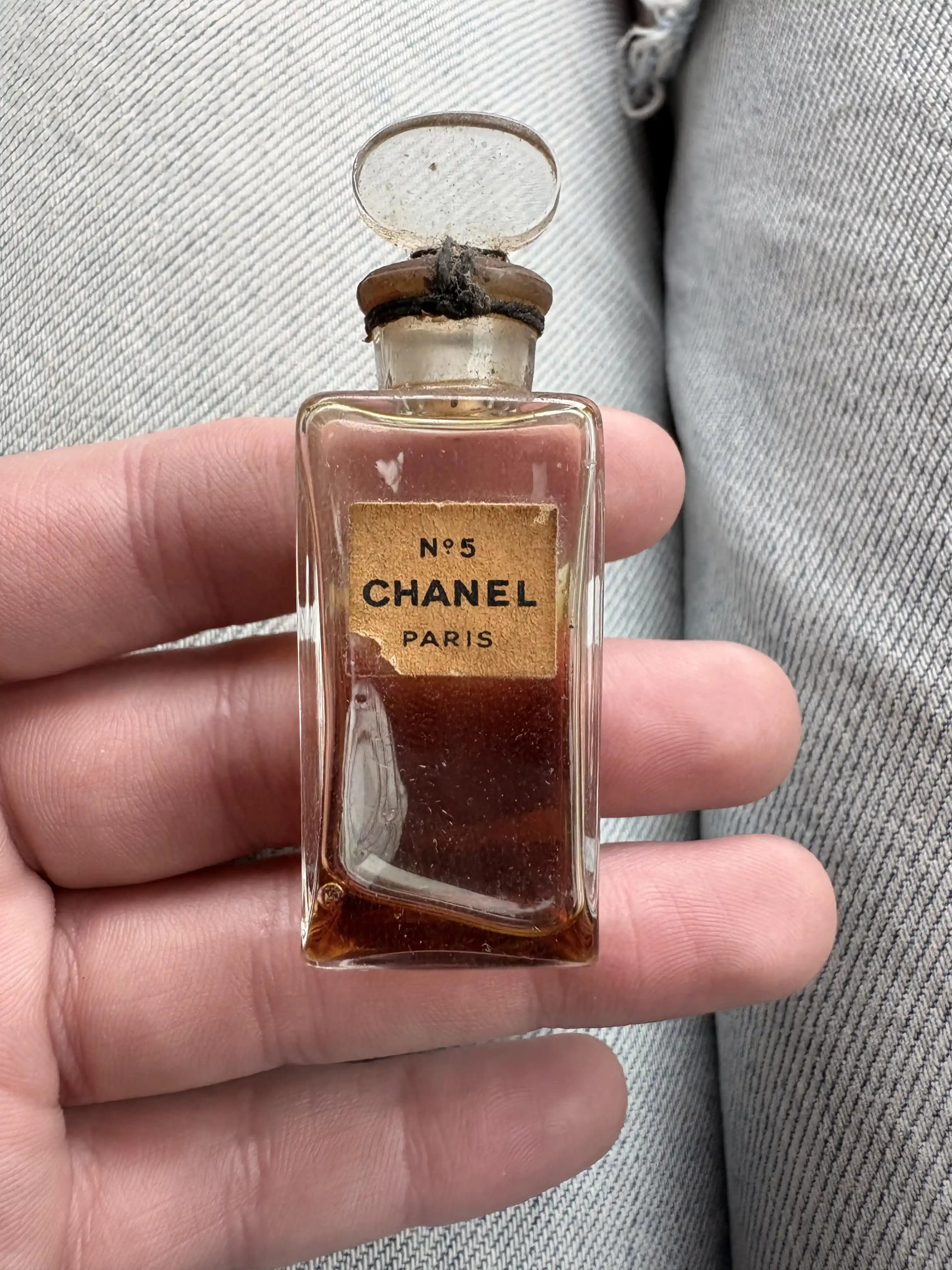 1930'lar Chanel No.5 Parfümü: Vintage Tasarım, Koku ve Koleksiyon Değeri