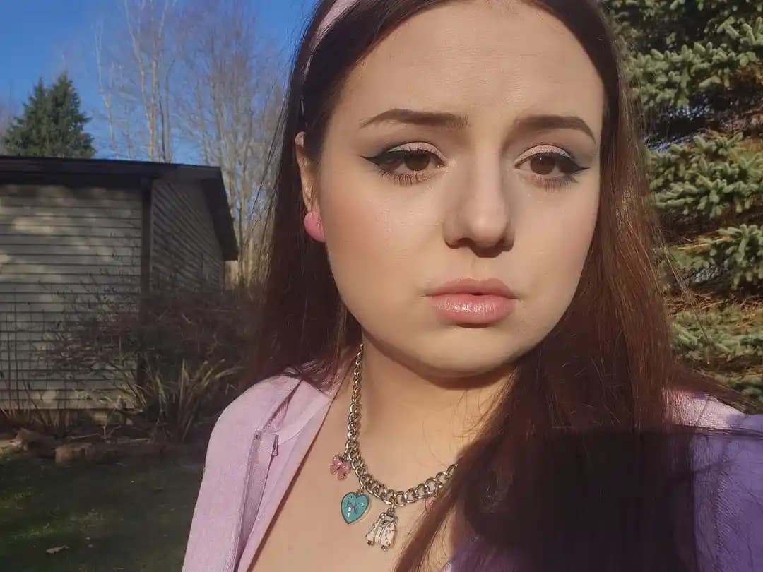 Bingo Geceleri İçin Makyaj: Ürün Seçimi ve Stil Önerileriyle Doğal ve Çekici Görünüm