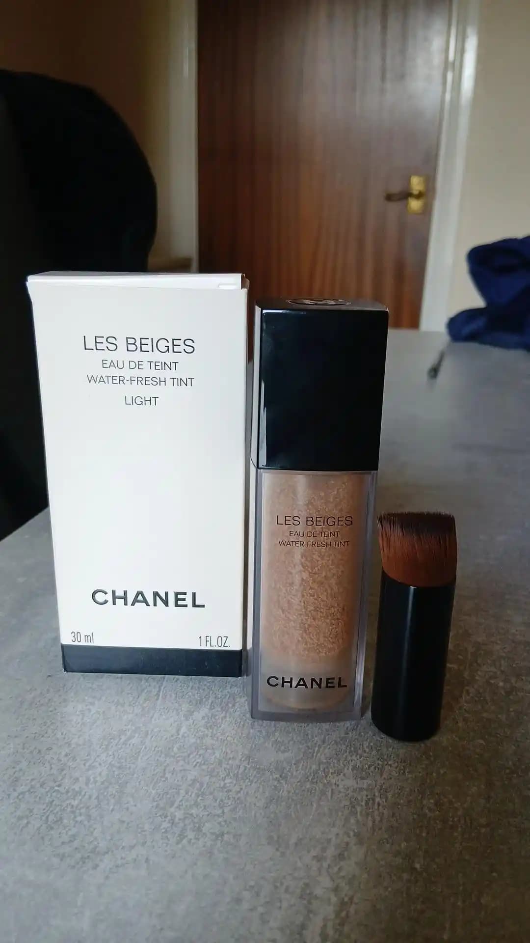 Chanel Water Tint: Hafif Kapatıcılıkla Uzun Süre Kalıcı Doğal Cilt Makyajı