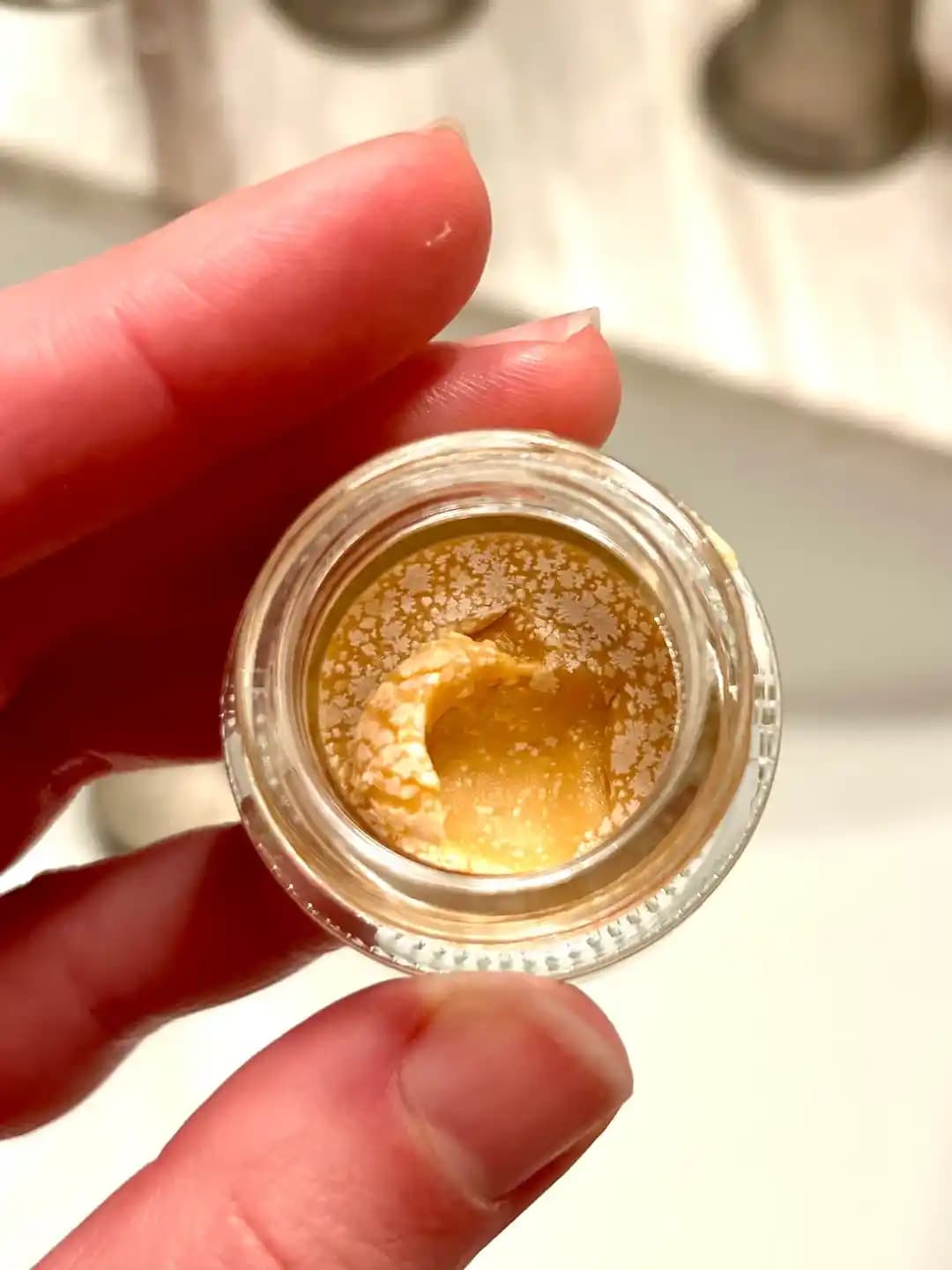 Farmacy Wake Up Honey Göz Kremindeki Beyaz Lekelerin Nedenleri ve Güvenlik Değerlendirmesi