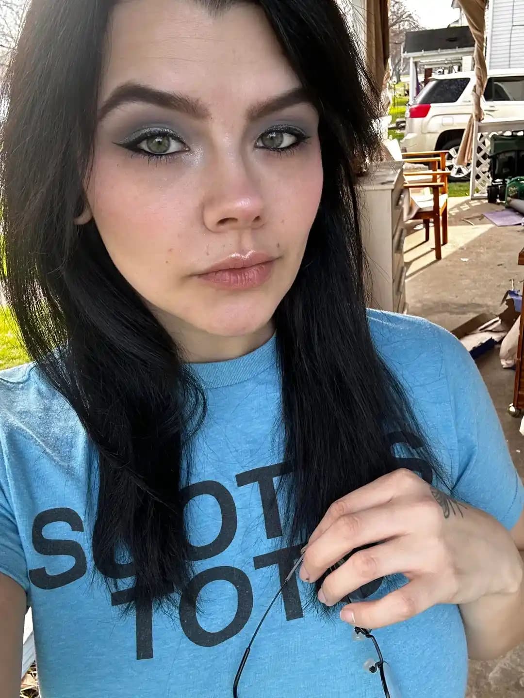 Kaş Şekli ve Renk Uyumu: Doğal Kaşların Önemi ve Stil Önerileri