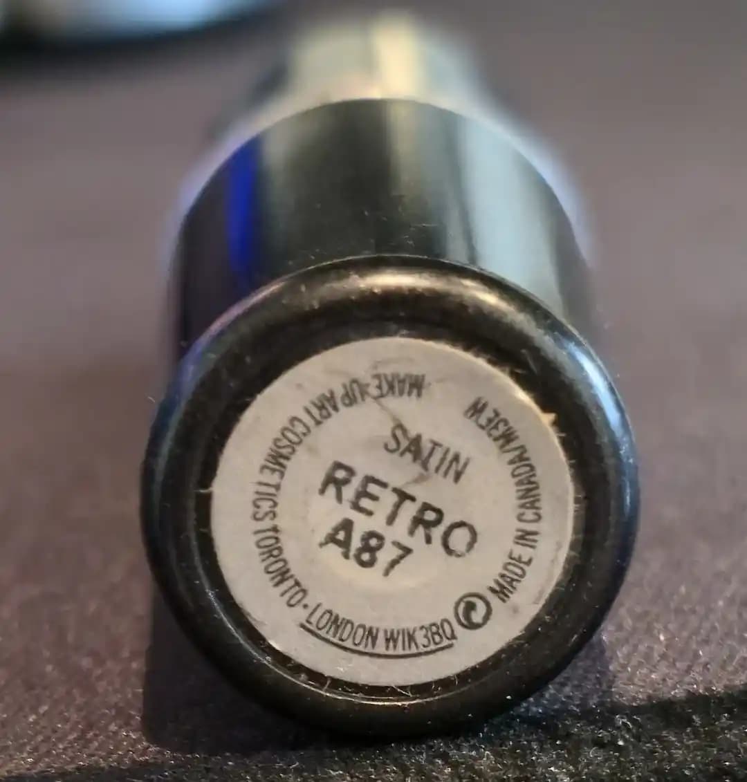 MAC Satin Retro A87 Rujunun Üretimden Kalkması ve Alternatif Renk Seçenekleri