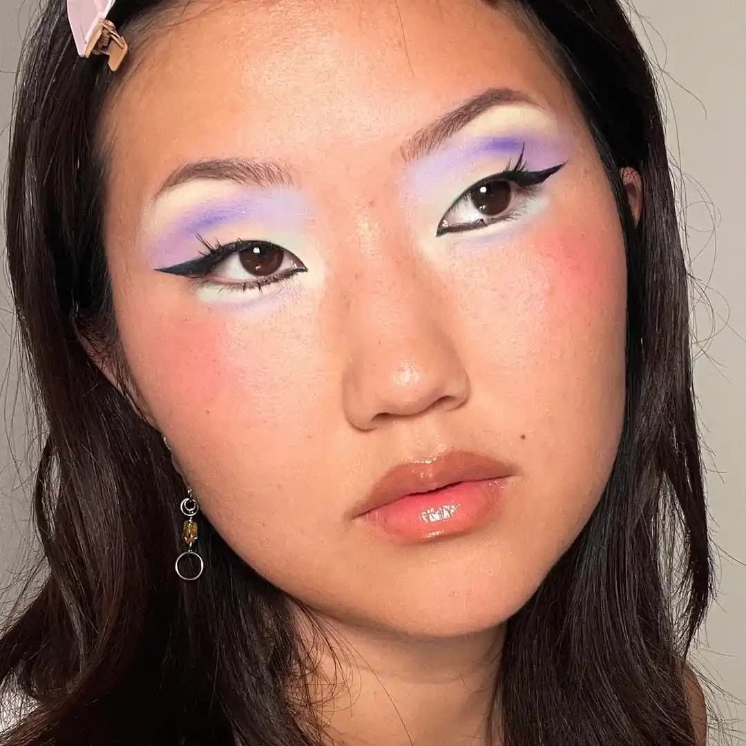 Son Dönemde Popüler Olan Makyaj Görünümleri ve Ürün Kombinasyonları İncelemesi