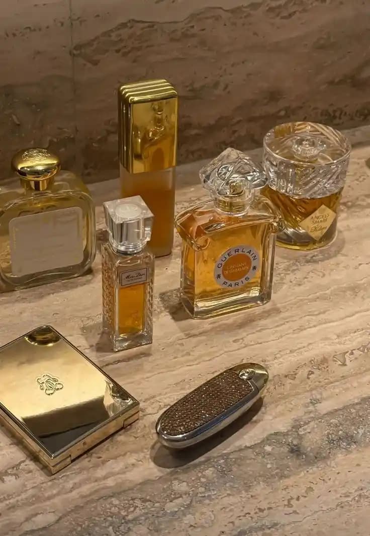 Tate McRae'nin Parfüm Koleksiyonundaki Lüks Markalar ve Serilerin Analizi