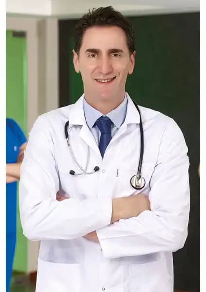 Çizgi Medikal Erkek Klasik Yaka Doktor Önlüğü Kalite ve Şıklığın Birleşimi