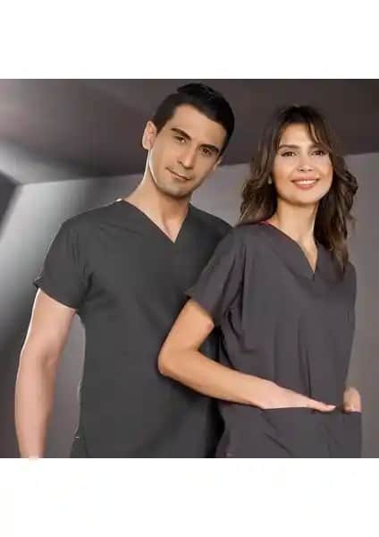 Çizgi Medikal Füme Doktor Hemşire Forması: Rahat ve Şık Sağlık Personeli Giyim Seçeneği