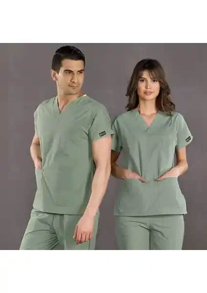 Çizgi Medikal Küf Yeşili Doktor Hemşire Forması: Konforlu ve Şık Sağlık Personeli Kıyafeti