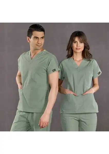 Çizgi Medikal Küf Yeşili Doktor Hemşire Forması: Konforlu ve Şık Sağlık Personeli Kıyafeti