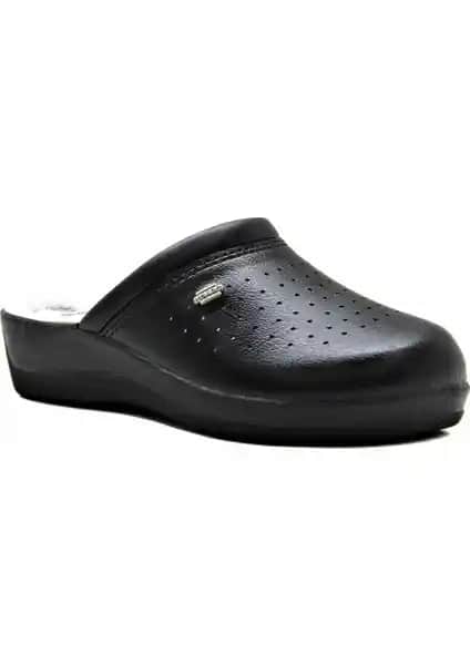 Gezer 4 Nokta Siyah Sabo Terlik: Sağlık ve Endüstri Çalışanları İçin Konforlu ve Dayanıklı Ayakkabı