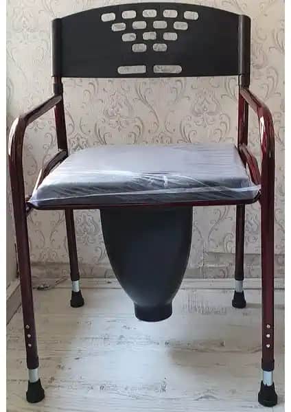 Medikalbim Hasta Sandalyesi: Sağlam ve Konforlu Tasarım ile Bakım Kolaylığı Sunar