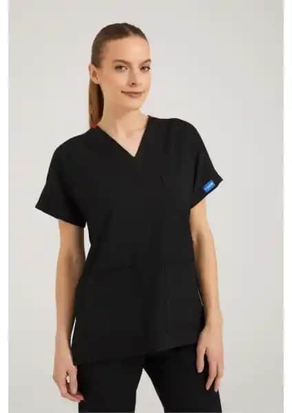 Sağlık Çalışanlarına Uygun Likralı Siyah Hemşire Forması Özellikleri ve Kullanım Avantajları