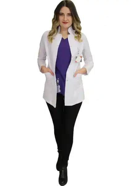 Sağlık Profesyonelleri İçin Nefes Alabilir ve Hijyenik Kadın Doktor Önlüğü