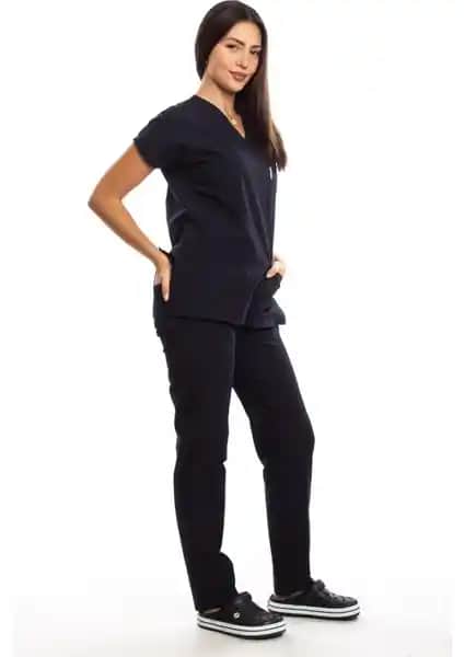 Simirna Üniforma Cerrahi Doktor Hemşire Forması: Sağlık Profesyonelleri İçin Dayanıklı ve Şık Giyim Alternatifi