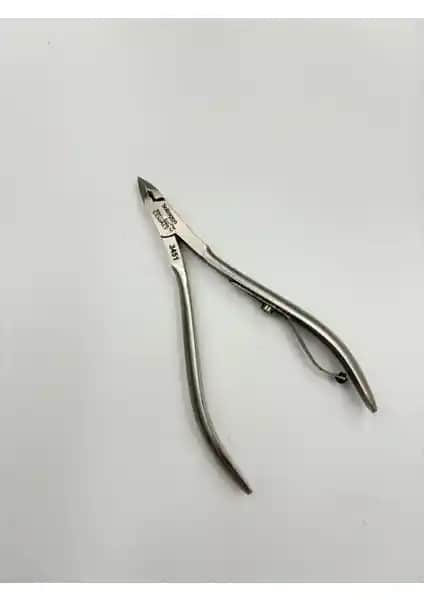 Solingen Cobald Manikür Et Pensi: Profesyonel Tırnak Bakımı İçin Güvenilir Çözüm