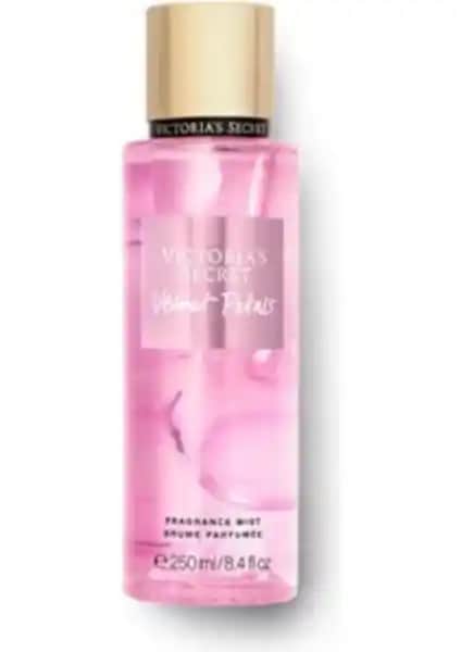 Victoria's Secret Velvet Petals Body Mist: Şık Tasarım ve Çekici Koku Özellikleri
