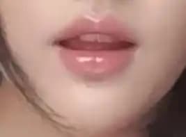 Belirli Tonlarda Şeffaf ve Hafif Renkli Dudak Parlatıcıları İçin Ürün ve Uygulama Önerileri