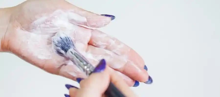 Makyaj Fırçalarının Temizliği ve Bakımı: Doğru Yöntemler ve Sıklık