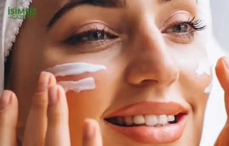 Sabah Nemlendirmede Günlük Sheet Mask ve Toner Katmanlama Yöntemlerinin Karşılaştırması