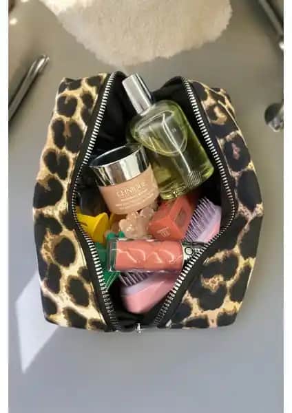 Bahels Viral Leopar Desen Makyaj Çantası: Şık ve Fonksiyonel Tasarım ile Günlük Kullanım