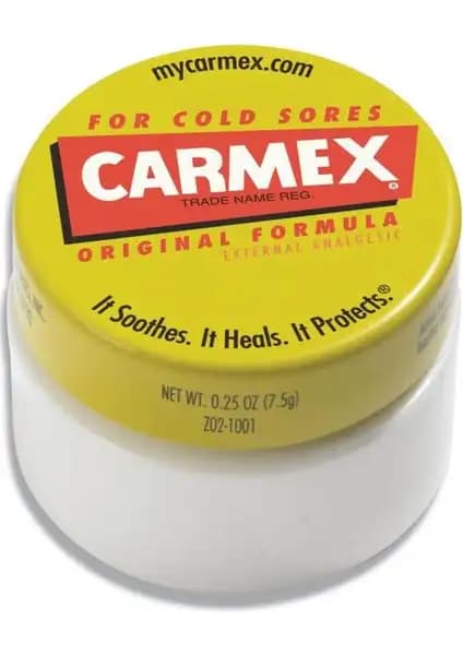 Carmex Dudak Kremi: Güçlü Nemlendirme ve Koruma Özellikleriyle Dudak Sağlığını Destekler