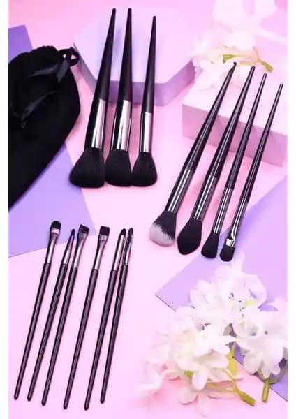 Makyaj Tutkunları İçin MUJGAN Fix 13'lü Fırça Seti Şık ve Dayanıklı Tasarımıyla