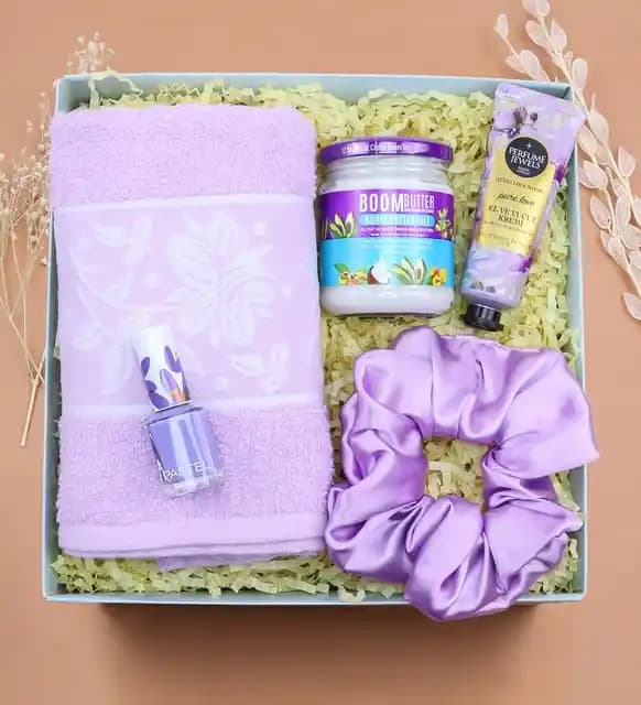 Boom Butter El ve Yüz Kremi: Doğal İçeriklerle Güçlendirilmiş Cilt Bakım Ürünü