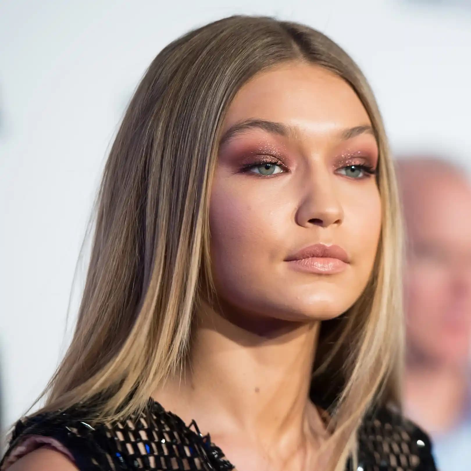 Gigi Hadid’in Saç Stili ve Kozmetik Trendleri: Güncel ve İlham Veren Güzellik İpuçları