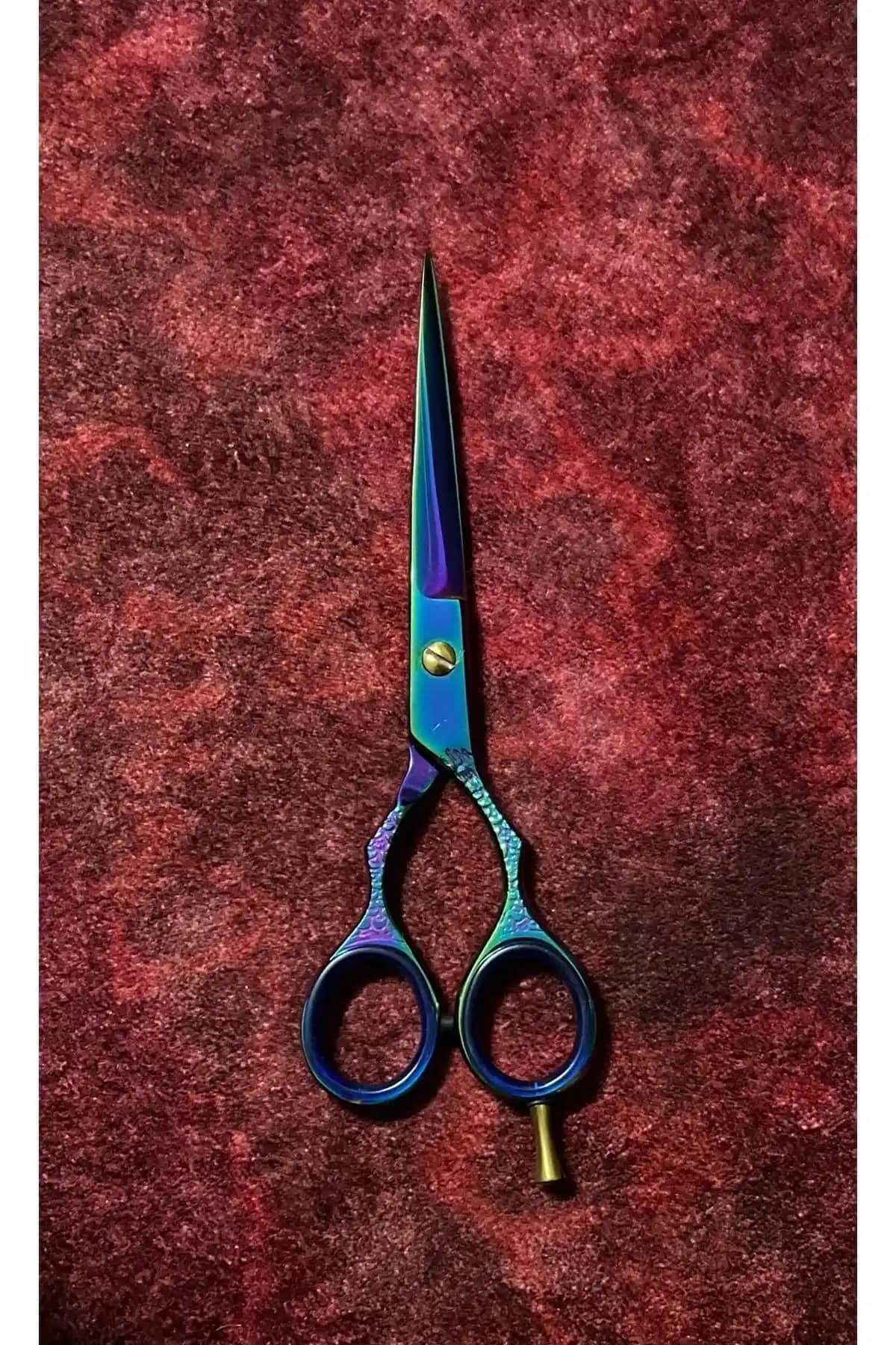 SARAH Saç Kesim Makası: Dayanıklı ve Şık Tasarımıyla Profesyonel Kullanım İçin Ideal