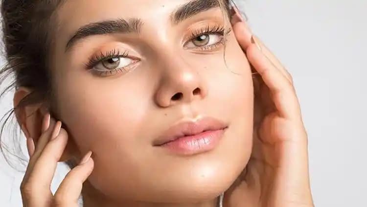 20'li Yaşlar İçin Cilt Bakım Rehberi: Gençlik Işıltısını Korumanın Yolları