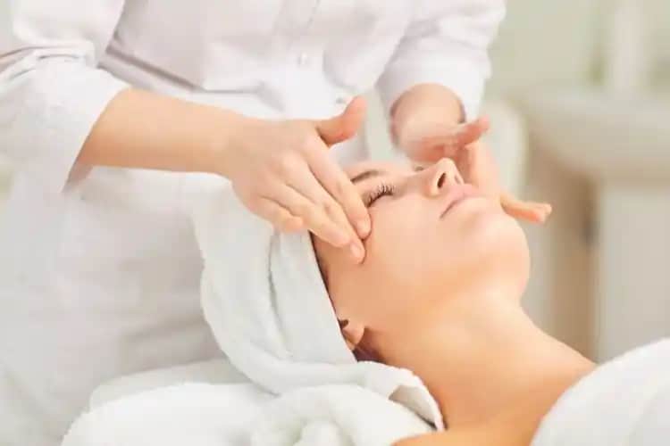 30'lu Yaşlarda Cilt Bakımı Rehberi: Gençlik ve Olgunluk Arasında Denge