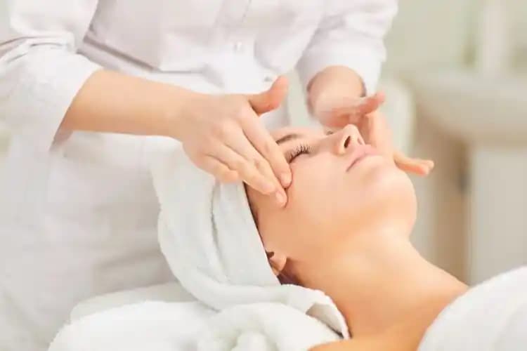 30'lu Yaşlarda Cilt Bakımı Rehberi: Gençlik ve Olgunluk Arasında Denge