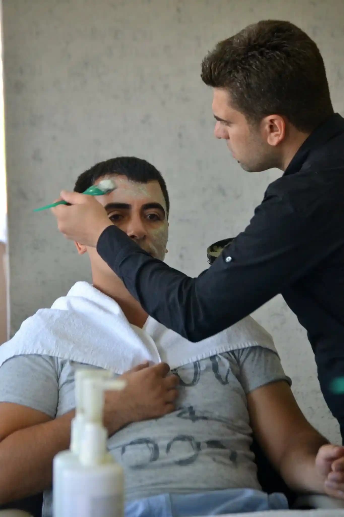 Ankara'da Erkekler İçin Güvenli ve Konforlu Ağda Hizmetleri ve Uygulama İpuçları