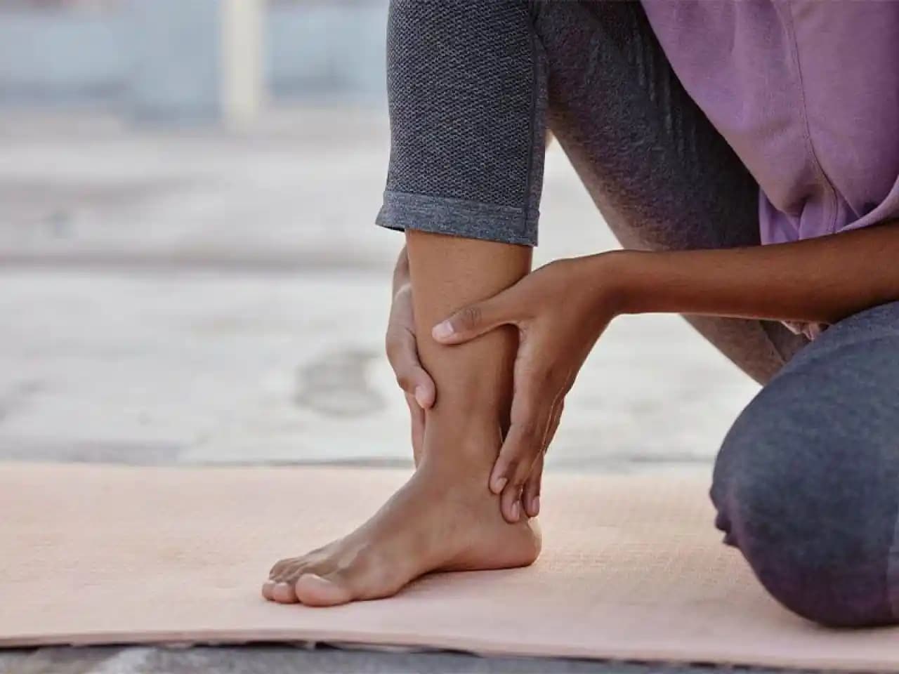 Ayak Topuğuna İyi Gelen Doğal Yöntemler ve Sağlıklı Ayaklar İçin Bakım İpuçları