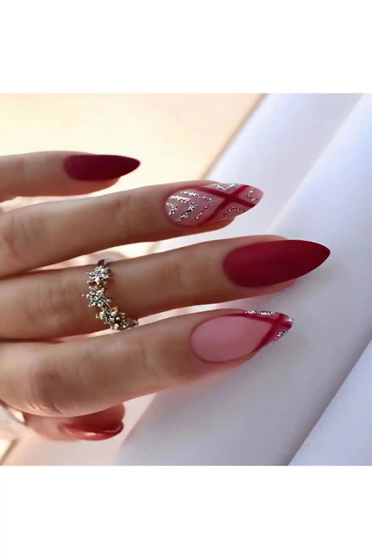 Badem Kırmızı Tırnaklar: Sağlık ve Estetik Bakımında Önemli Bilgiler