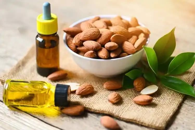 Badem Yağı ile Saç Bakımı: Kullanım Süresi ve Doğru Uygulama Yöntemleri