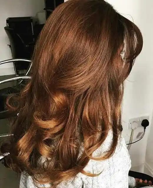 Bakır Saç Renkleri ve Stil Önerileriyle Kendinizi Yansıtın