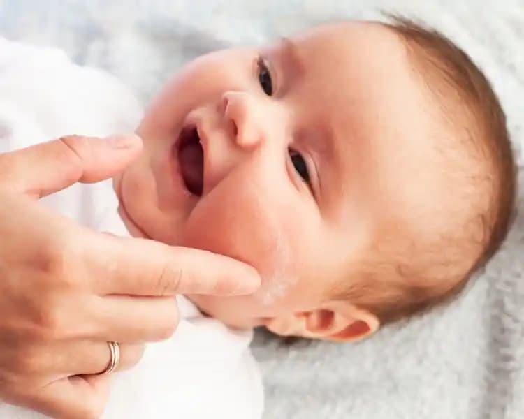 Bebeklerde Egzama ve Kozmetik Yaklaşımlarla Çözüm Yolları