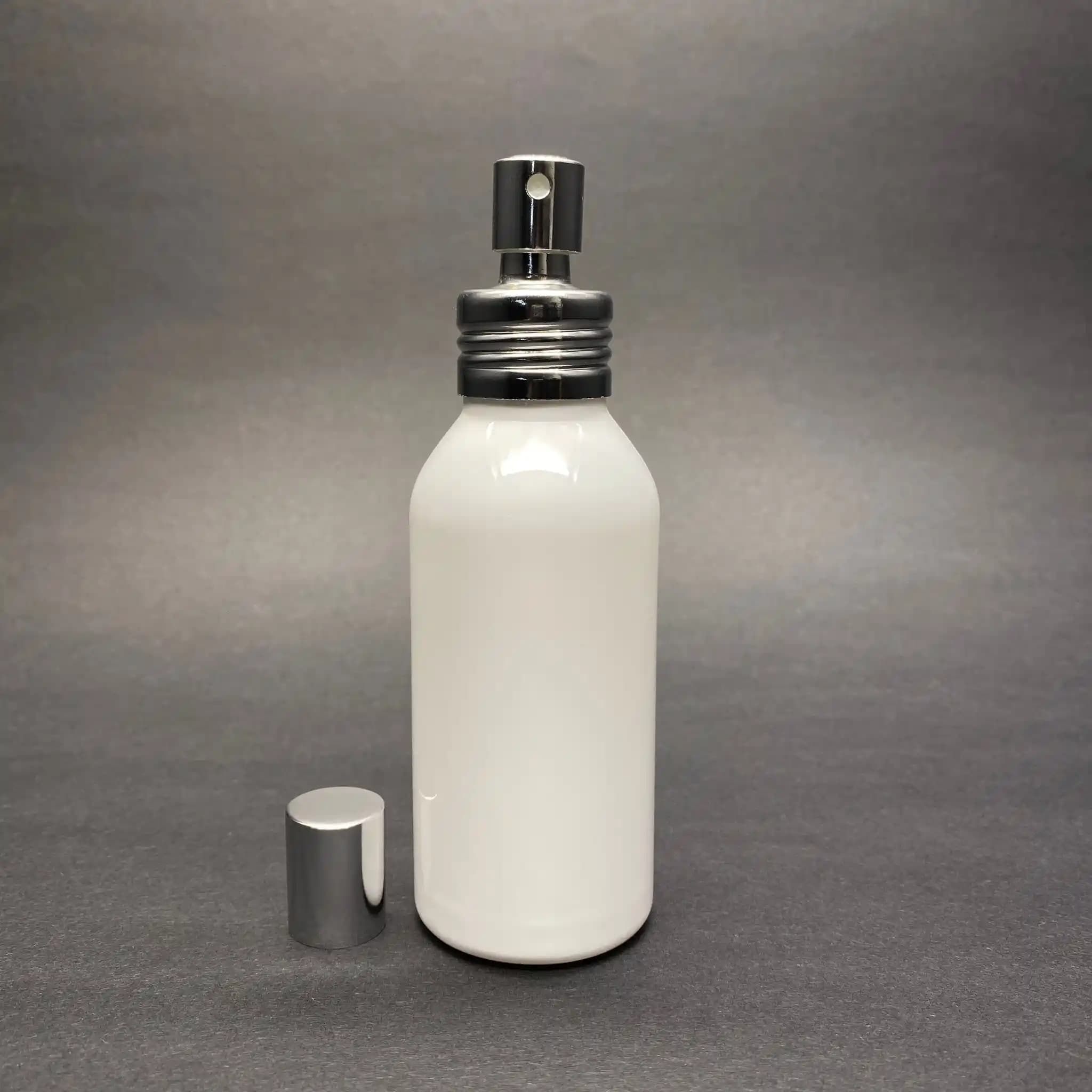 Beyaz Şişe Parfüm: Zarafet ve Kendini İfade Etmenin Modern Sembolü