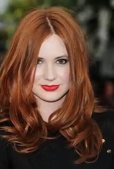 Beyaz Tenli İçin En Uygun Saç Renkleri ve Moda Trendleri Rehberi