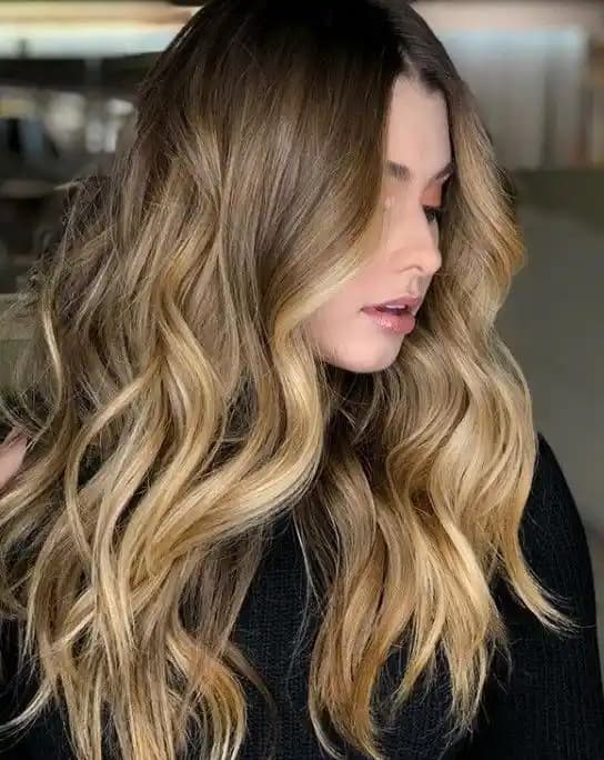 Beyaz Tenliler İçin En Uygun Saç Renkleri ve Stil İpuçları