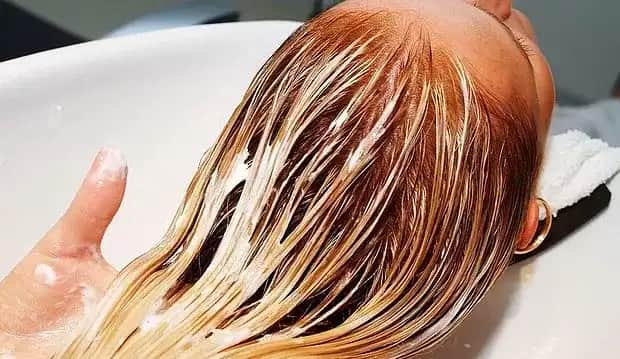 Boyalı Koyu Renk Saç Nasıl Açılır En Etkili Yöntemler ve Doğal Alternatifler