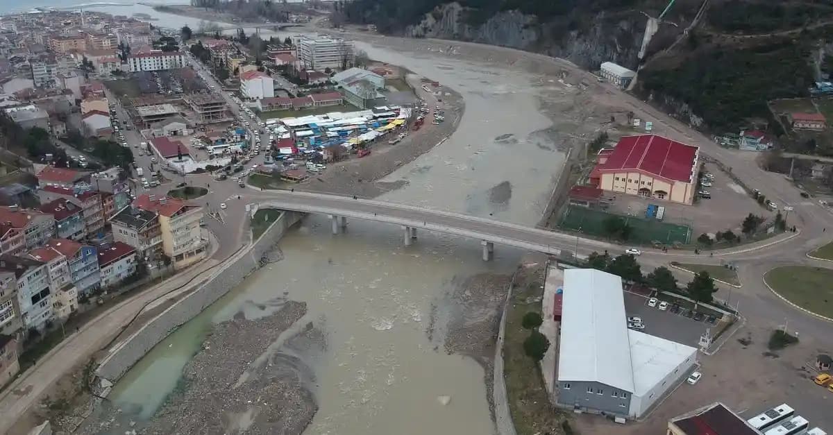 Büyük Yaralar ve Kozmetik: Sağlıklı ve Güzel Bir Cilt İçin İpuçları