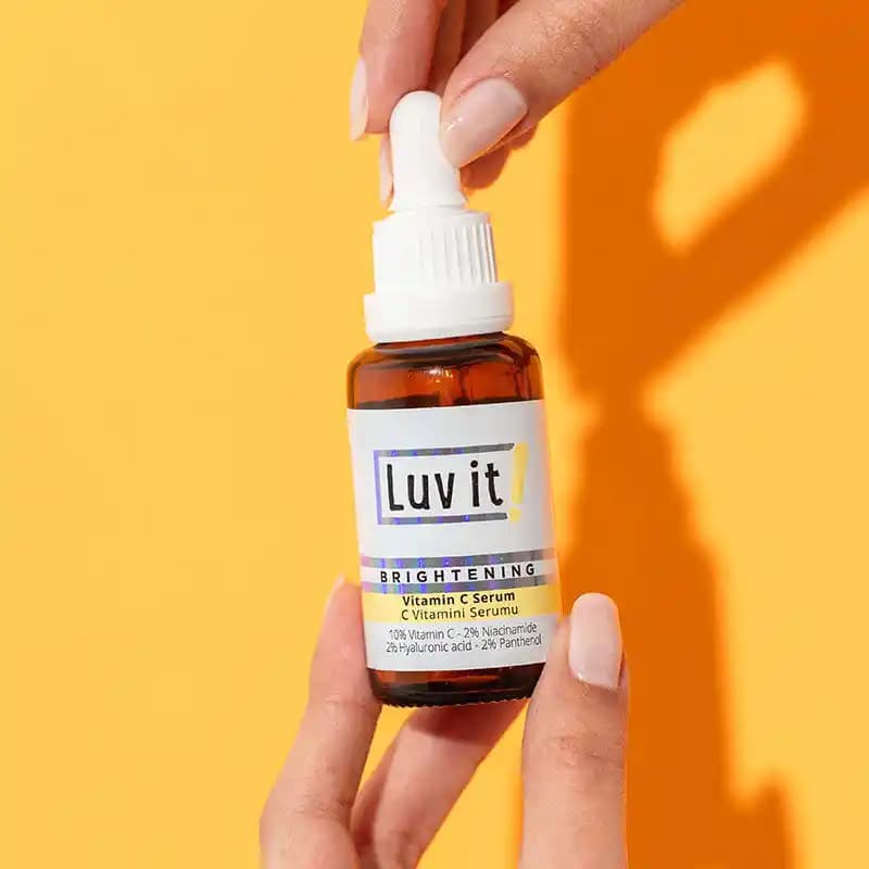 C vitamini serumu nedir, faydaları ve doğru kullanımı hakkında kapsamlı rehber