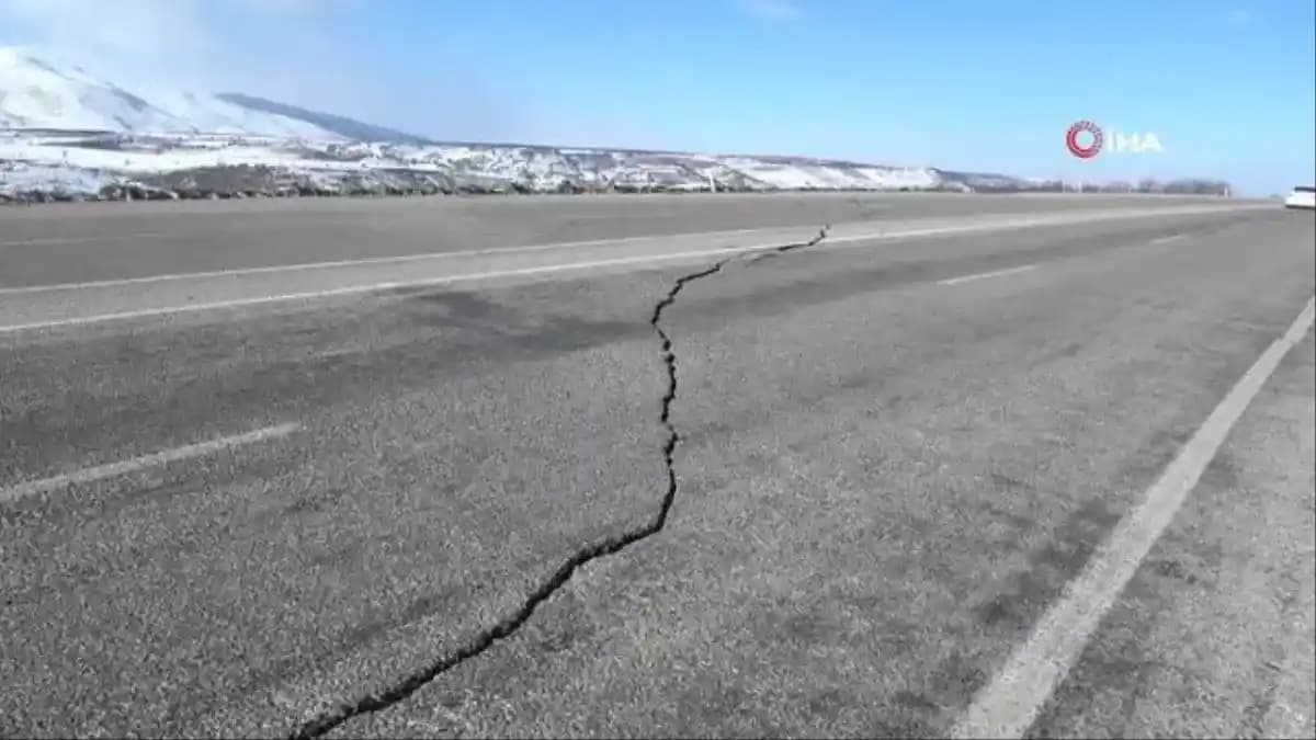 Çatlaklara Karşı Kozmetik Bakım ve Koruma Rehberi: Etkili Yöntemler ve Doğal Çözümler