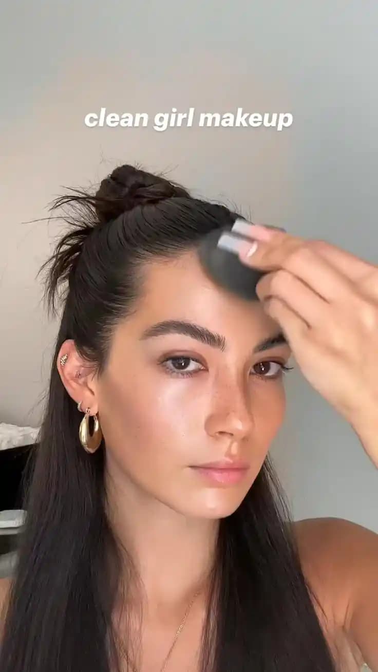 Clean Girl Makyajı Nedir, Nasıl Yapılır ve Günlük Kullanım İpuçları