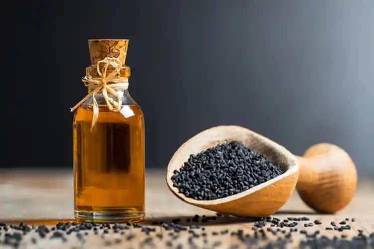 Çörek Otu Yağı Kullanımı ve Güvenliği: Cilt ve Vücut İçin Doğru Bilgi