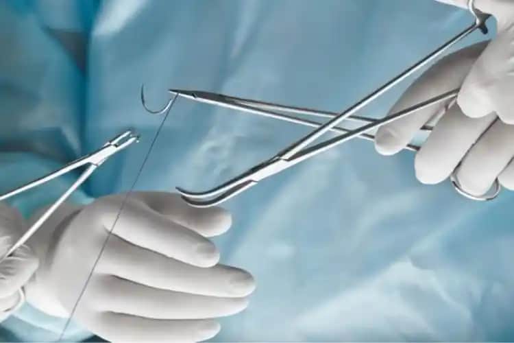 Dikiş Alındıktan Sonra Doğru Bakım ve Banyo İpuçlarıyla Hızlı İyileşme