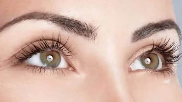 Dökülen Kirpikler Nasıl Çıkarılır ve Sağlıklı Kirpikler İçin Bakım Yöntemleri