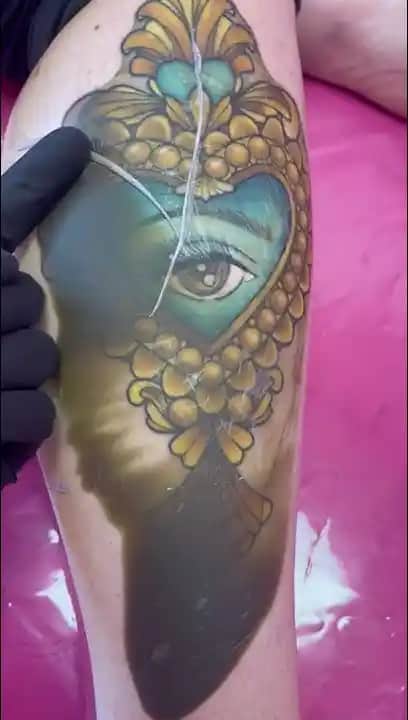 Dövme Sonrası Su Toplaması ve Doğru Bakım Yöntemleri Hakkında Bilmeniz Gerekenler