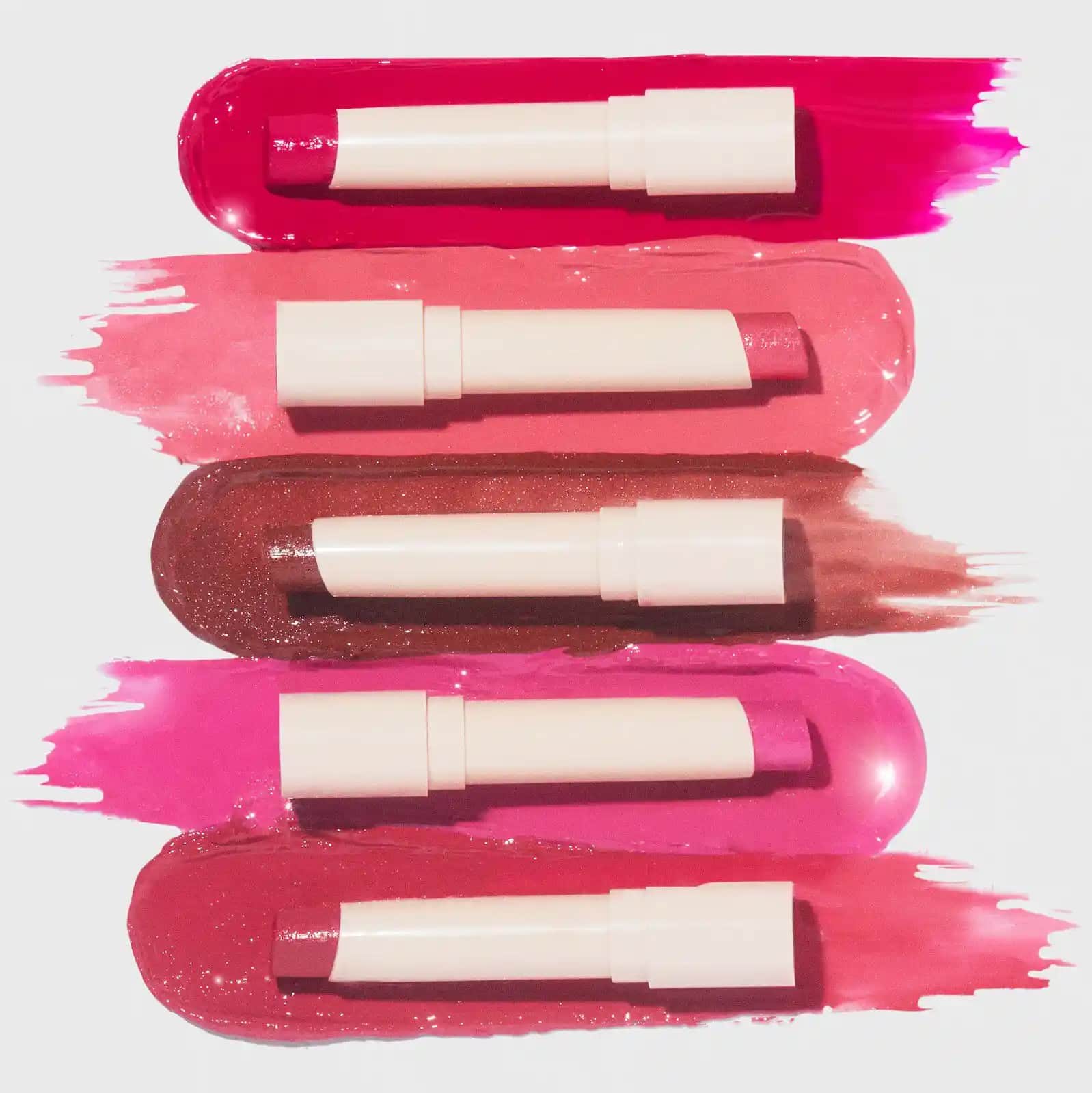 Dudak Bakımında Pout Balm ile Sağlıklı ve Çatlamayan Dudaklar Elde Edin